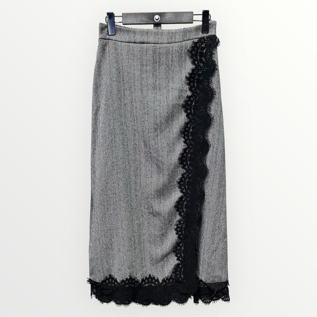 FALDA CORTA ROLLOS (NEGRO) | SORA