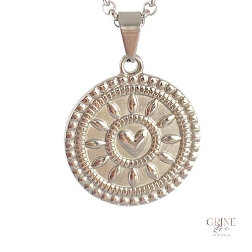 Colar de aço inoxidável com medalha redonda “Coração” - Grine Store | Bijuterias