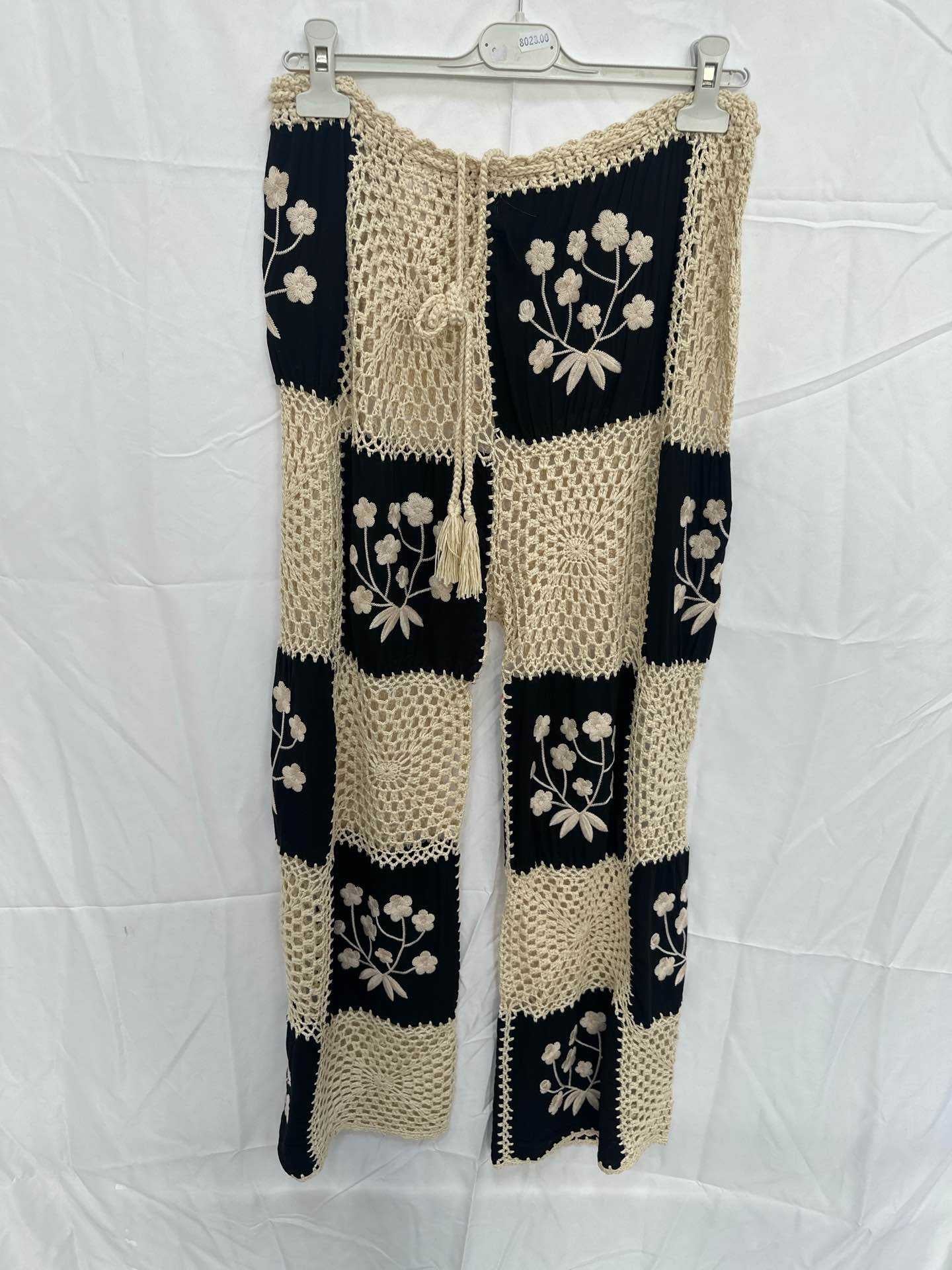 Calças Croche Mia | Pretas - GRINE
