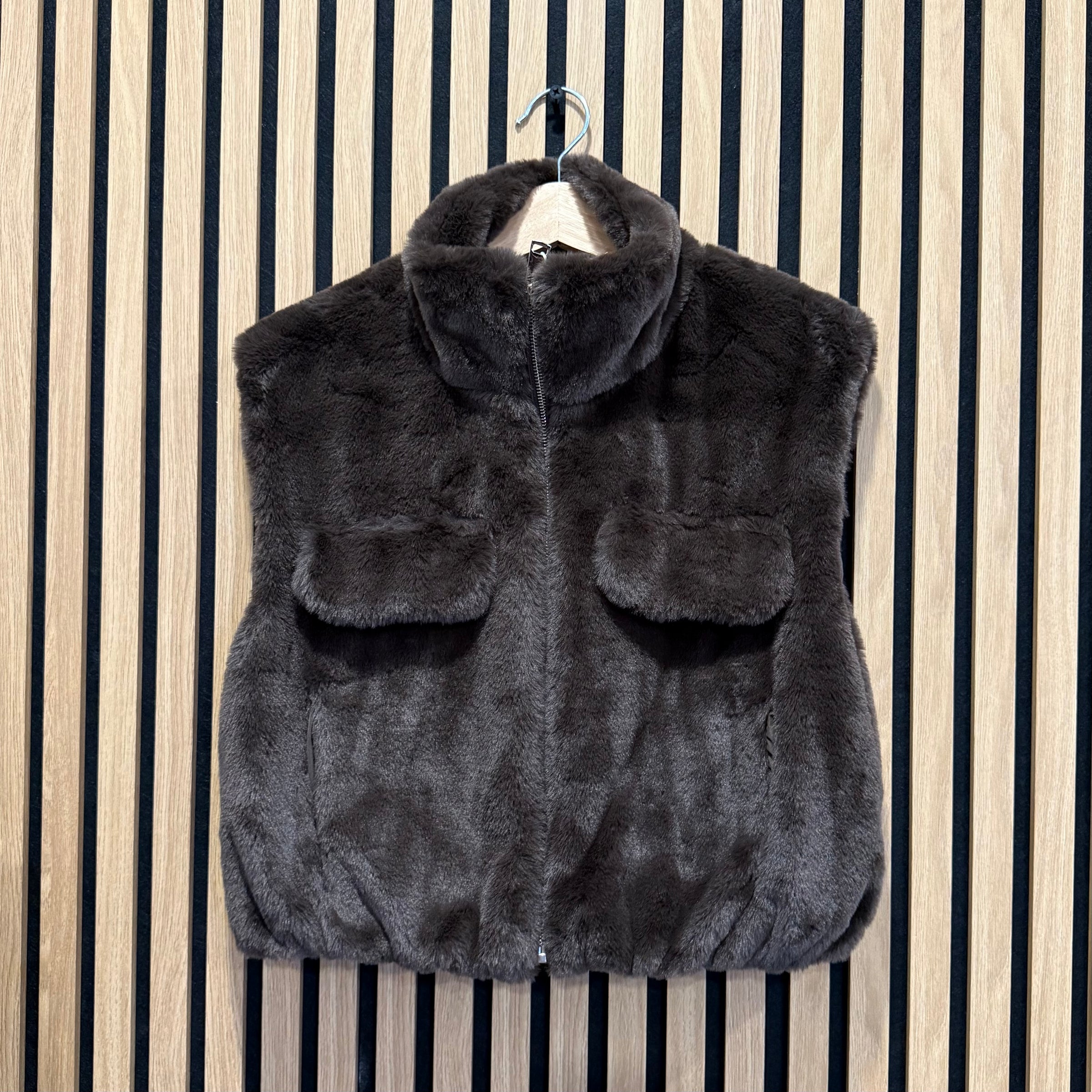 Colete Curto Pêlo Macio