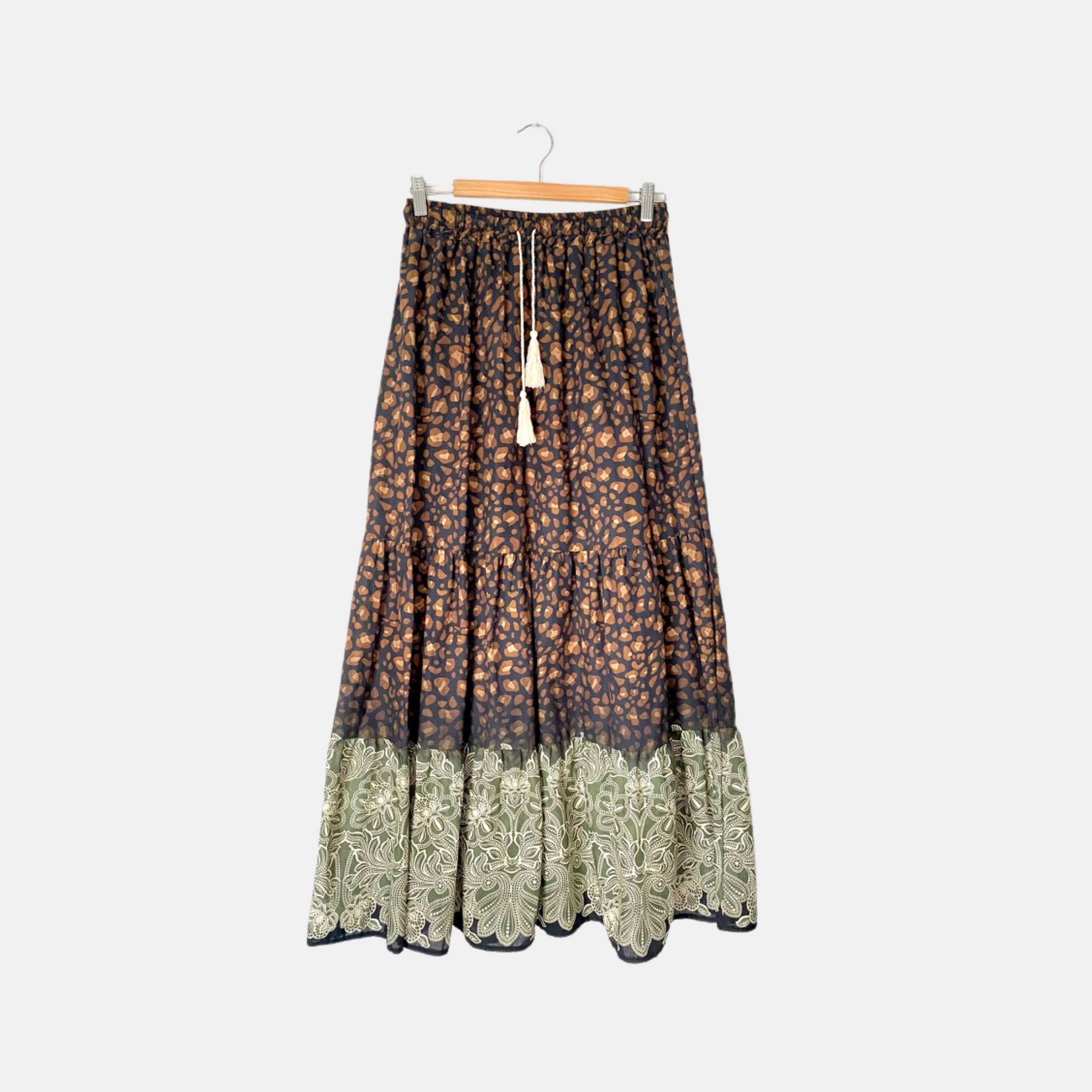 FALDA CORTA ROLLOS (NEGRO) | SORA