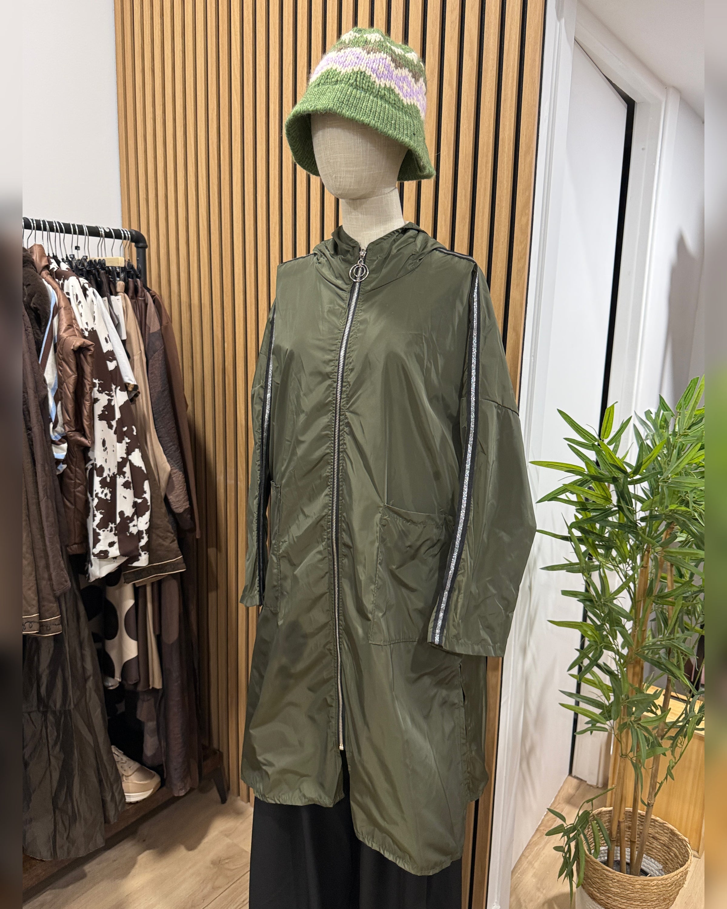 Parka (impermeável) Fina Com Capuz