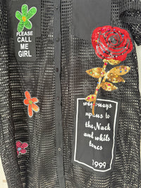 Vestido Camiseiro Preto Comprido em Rede com Pérolas