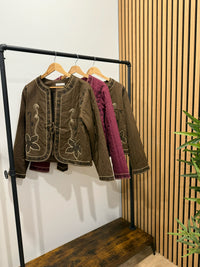 Casaco acolchoado e bordado | Lisa