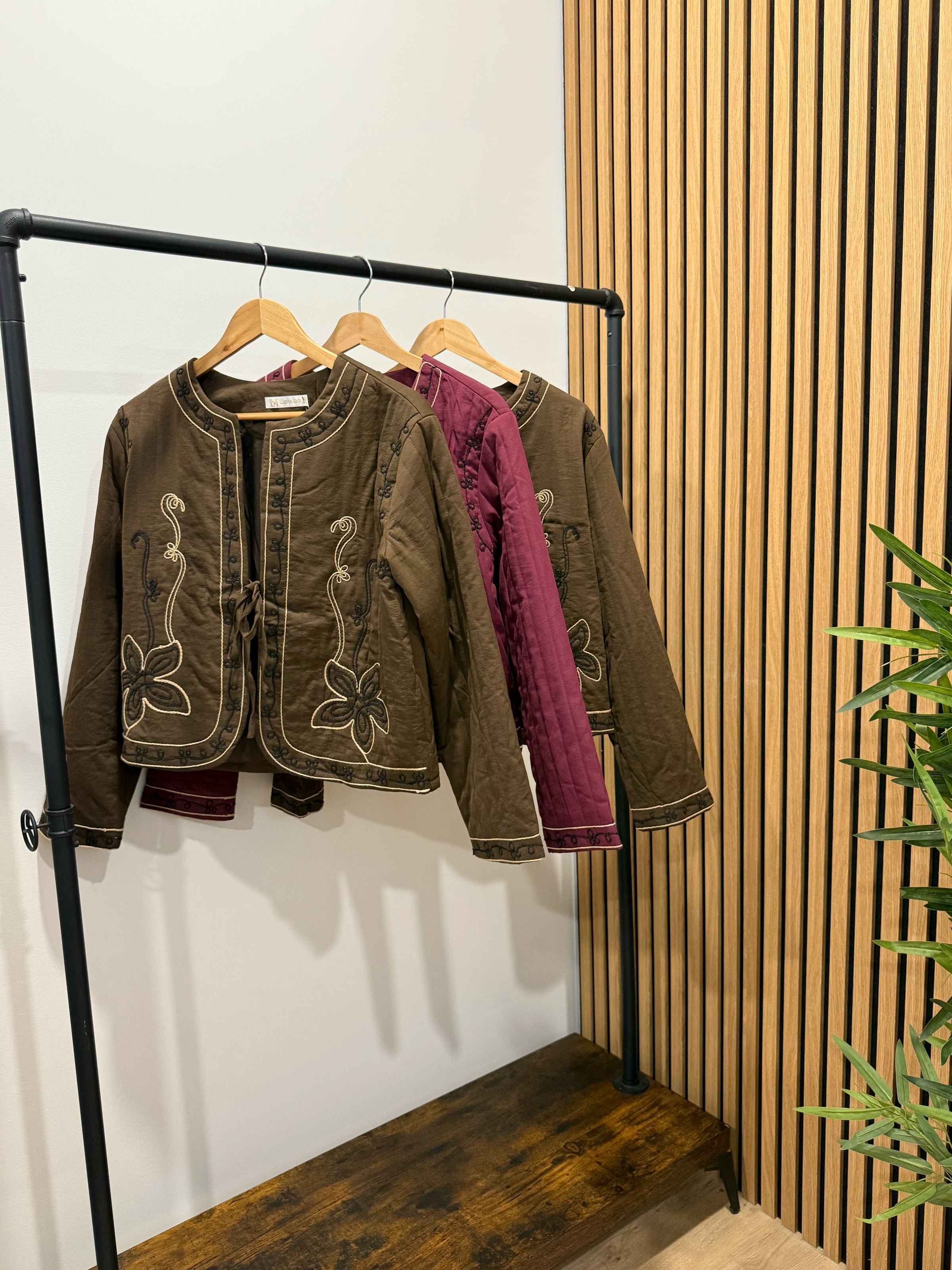 Casaco acolchoado e bordado | Lisa