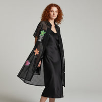 Vestido Camiseiro Preto Comprido em Rede com Pérolas