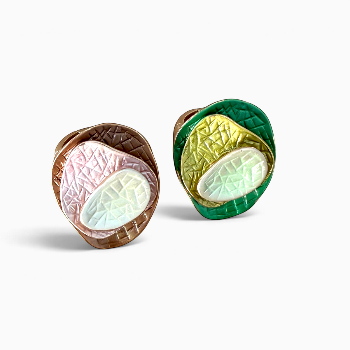 Anéis ajustáveis GRINE LAND com 3 cm de largura, em tons de verde e rosa velho, feitos de liga de zinco e elástico.