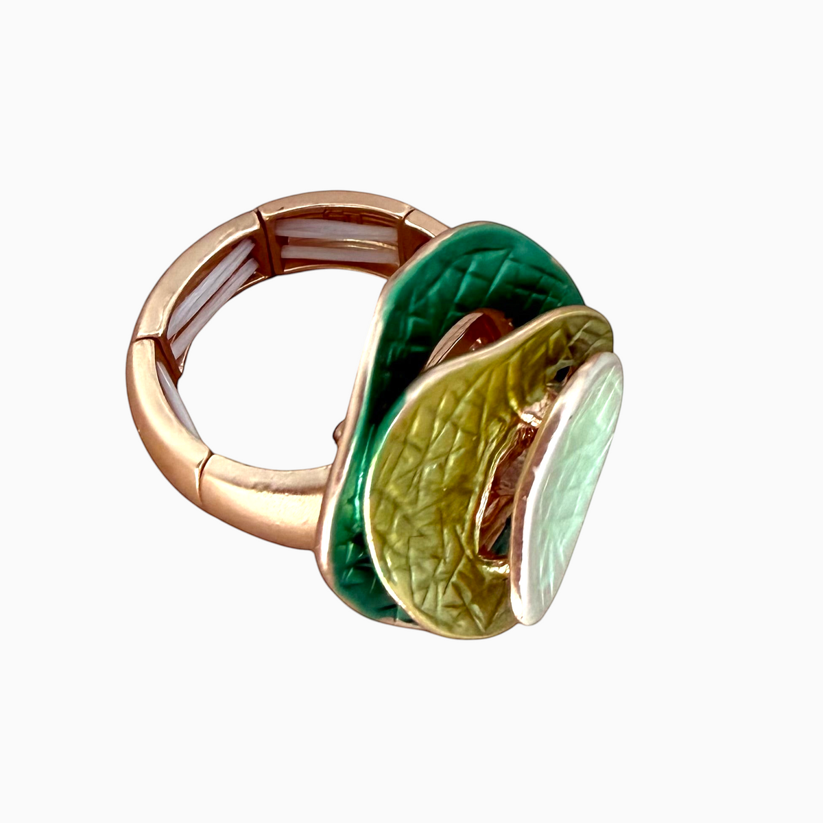 Anel ajustável GRINE modelo LAND em liga de zinco com detalhes em verde, textura metálica e design largo de 3 cm.
