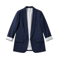 GRINE Blazer azul marinho em poliéster com elastano, forro branco de riscas pretas e lapelas.