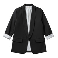 GRINE blazer preto em poliéster com elastano, forro branco de riscas pretas e lapelas.