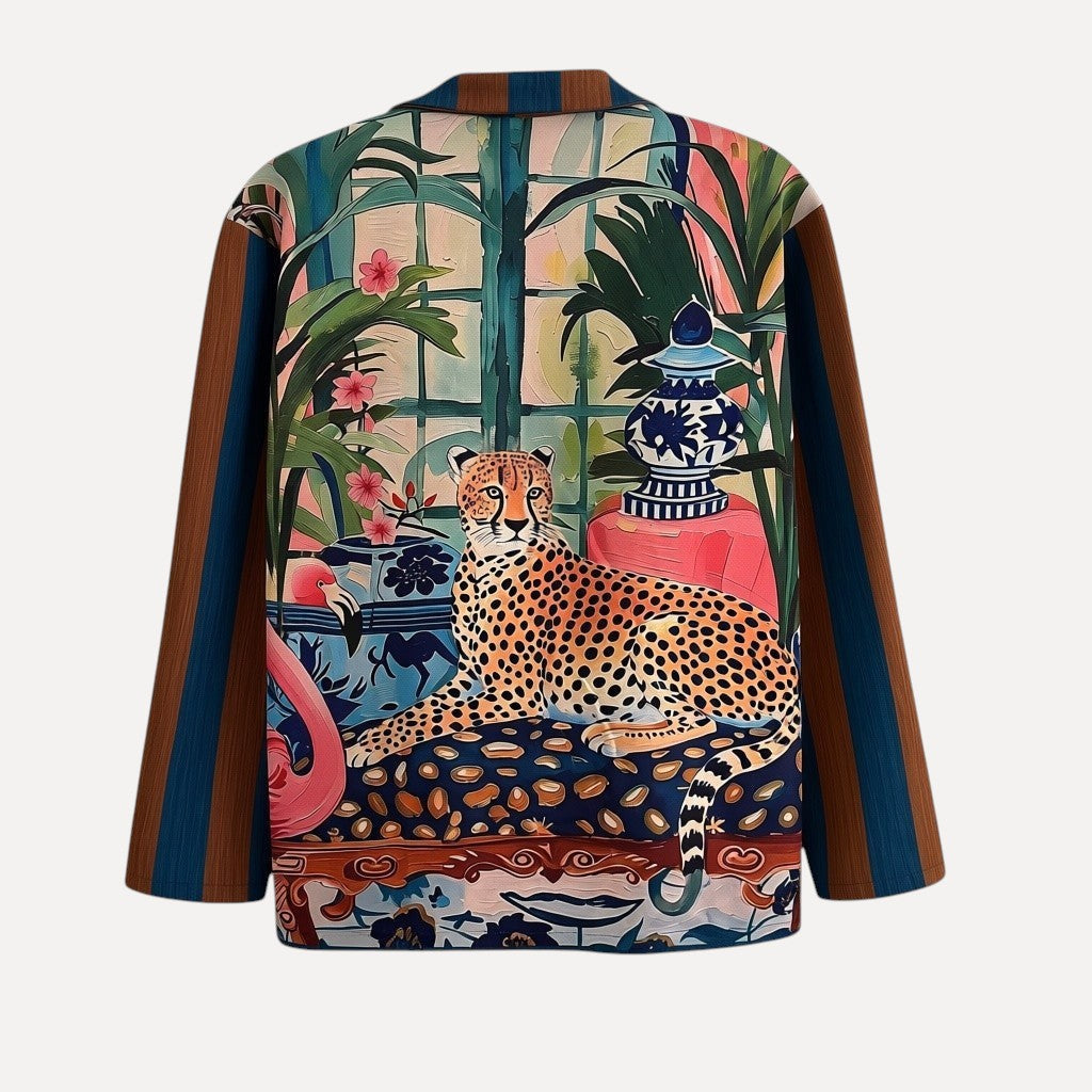 Vista traseira do blazer GRINE Safari Blue em camurça sintética com estampado tropical de leopardo e cores vibrantes.