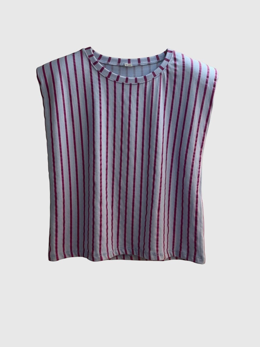 Blusa GRINE de algodão às riscas com enchumaços nos ombros e detalhe de coração aberto nas costas
