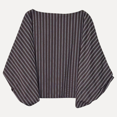 Blusa GRINE oversized castanha com riscas verticais brancas, decote barco e mangas morcego volumosas em algodão.