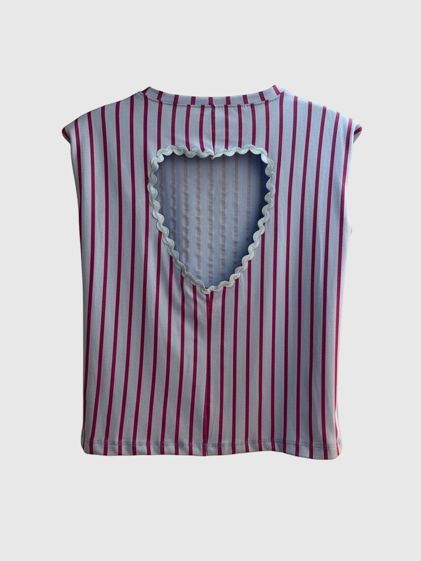 Blusa GRINE às riscas em algodão com detalhe de coração aberto nas costas e ombros estruturados