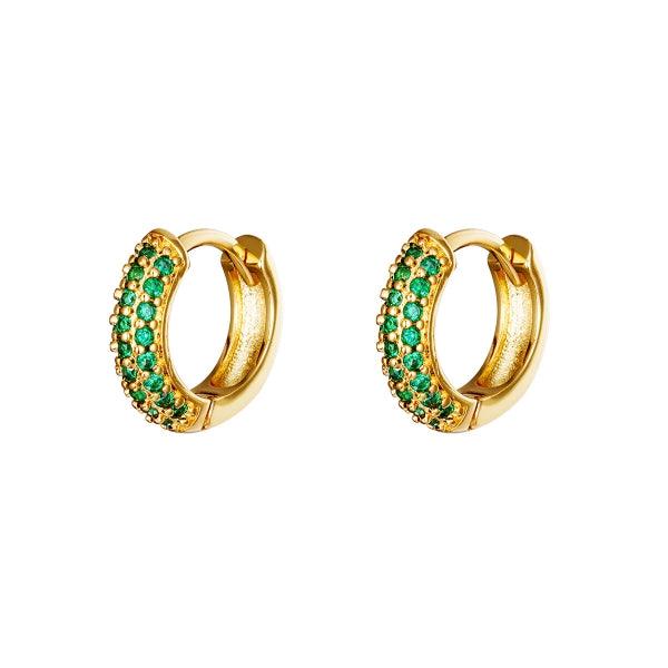 Brincos argolas GRINE Desire em banho de ouro com zirconias verdes cravejadas, design elegante e brilhante.