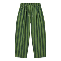 Calças baggy GRINE em algodão verde com riscas verticais, cintura subida com pregas e cordão ajustável.