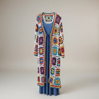 Casaco/kimono comprido de crochet GRINE em multicor com padrão de quadrados, com atilho à frente e mangas compridas.