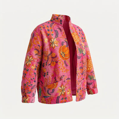 Casaco GRINE de veludo rosa com bordados florais estilo Suzani e bolsos frontais, design artesanal boémio.