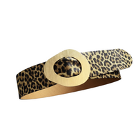 Cinto largo GRINE em pele com padrão leopardo dourado e fivela metálica grande e arredondada