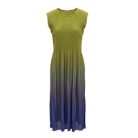 GRINE long pleated dress with a yellow to purple gradient effect, sleeveless with a slight shoulder structure.