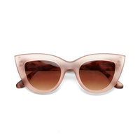 Óculos de sol GRINE OKKIA CLAUDIA com armação Big Cat Eye em tom Pink Havana e lentes castanhas com proteção UV400