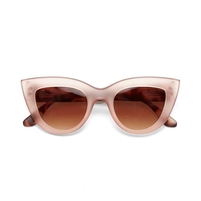 Óculos de sol GRINE OKKIA CLAUDIA com armação Big Cat Eye em tom Pink Havana e lentes castanhas com proteção UV400