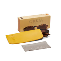 Óculos de sol GRINE OKKIA Zeno Classic Havana com armação em acetato, bolsa amarela e pano de limpeza