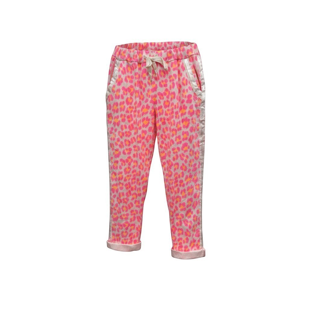 GRINE pink leopard print jogger pants with elastic waist and drawstring, made of cotton with stretch. Casual wear.