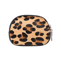 Porta-moedas GRINE em pele com padrão leopardo e fecho de correr, formato compacto e elegante.