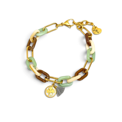 Pulseira GRINE de corrente em aço inoxidável dourado com elos de acrílico verde, castanho e bege e pendente de trevo.