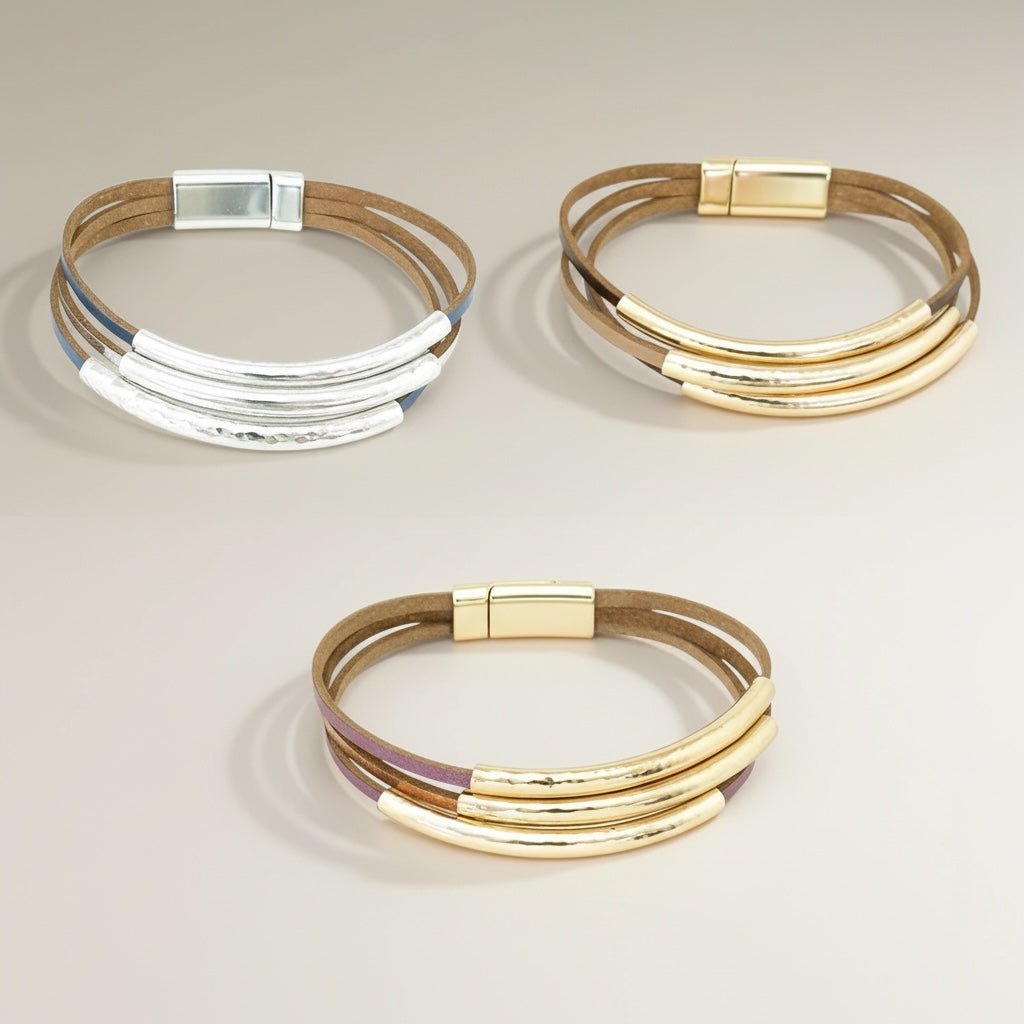 Pulseira Funky GRINE em pele sintética com tubos metálicos e fecho magnético, disponível em várias cores.
