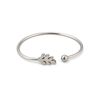 Pulseira rígida GRINE Leaf em aço inoxidável prateado com detalhe de folha e esfera nas extremidades