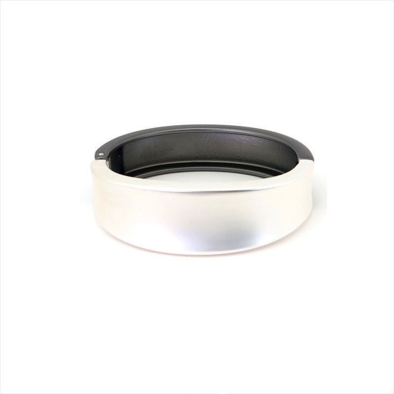 Pulseira rígida GRINE Olga bicolor em preto e prateado com fecho de dobradiça em liga de zinco hipoalergénica