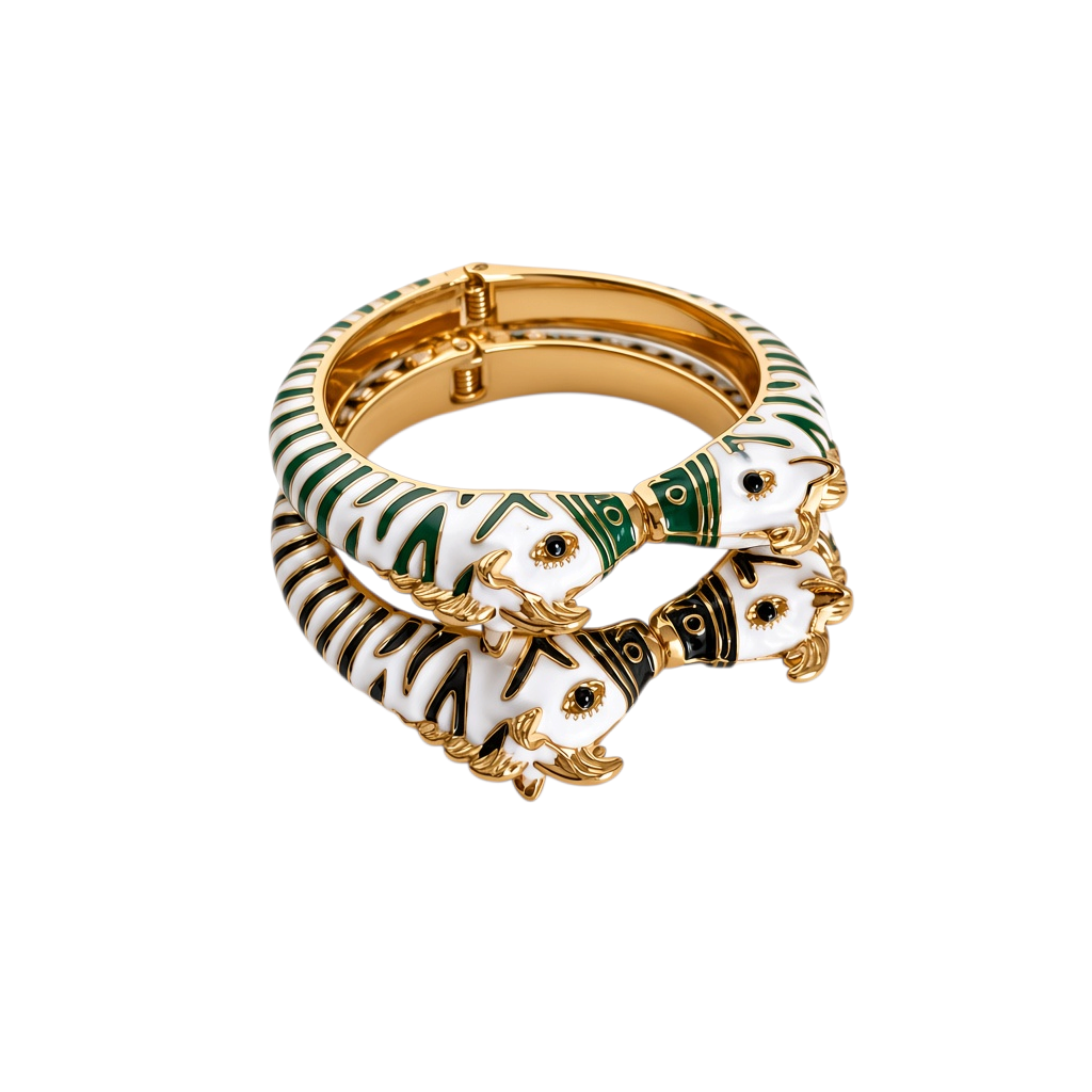 Pulseira rígida GRINE com design de zebra em esmalte branco e verde, detalhe em metal dourado e abertura de mola.