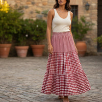 GRINE Saia midi vermelha e branca com padrão vichy, cintura elástica e folhos em camadas.