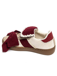 Sapatilhas GRINE Laces Bordeaux em tons de bordeaux e bege com detalhe de laço grande e sola castanha