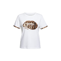 T-shirt branca de algodão GRINE com estampado de lábios em animal print, brilhantes e detalhes nas mangas