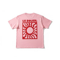 GRINE T-Shirt Le Soleil rosa em 100% algodão com estampa gráfica de sol e texto LE SOLEIL nas costas.