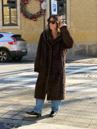 Casaco comprido de Pêlo Castanho | Astrid