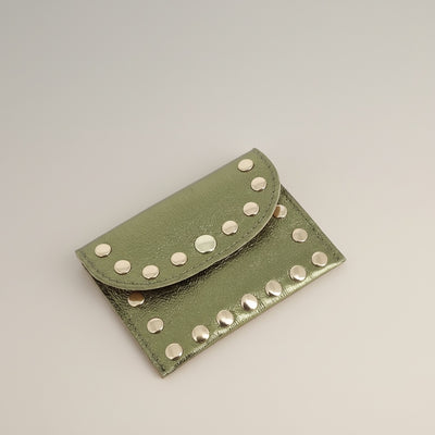 Porta-Moedas em Pele com Tachas Douradas