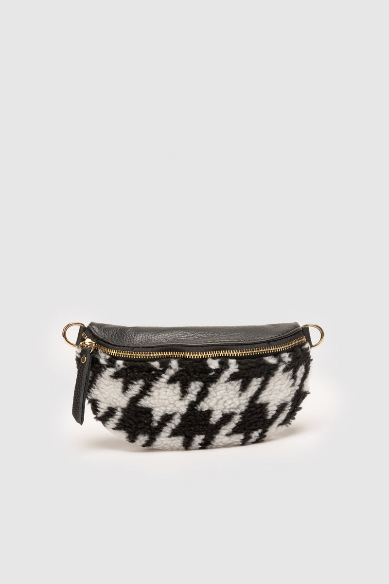 Bolsa de Couro Tiracolo (Preto) | Marlowe